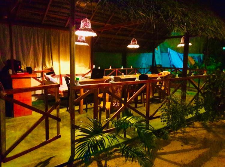Marina Way Hotel Arugam Bay Exterior foto
