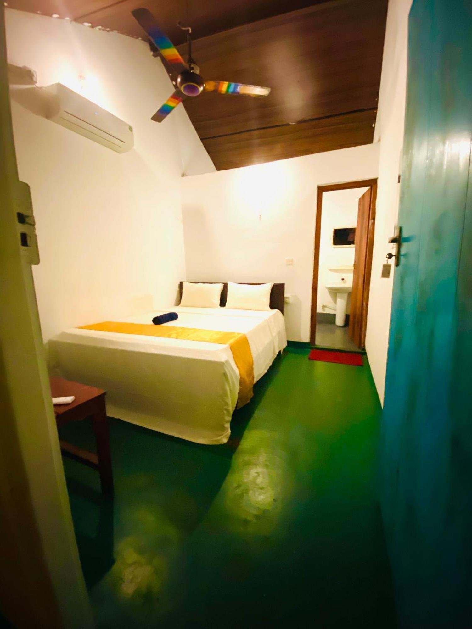 Marina Way Hotel Arugam Bay Exterior foto